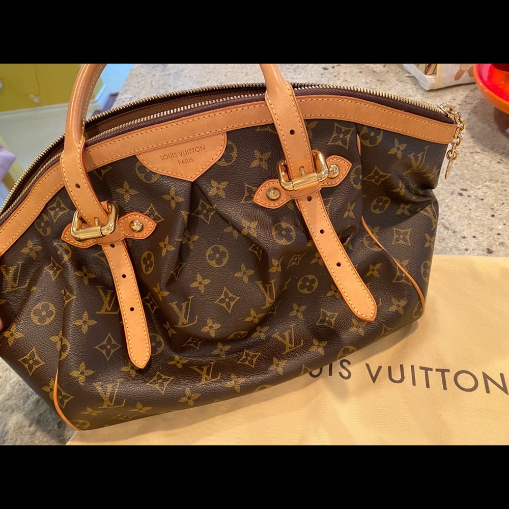 Barely used Louis Vuitton Tivoli PM monogram